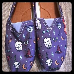 Canvas slip on. Harry Potter themed.